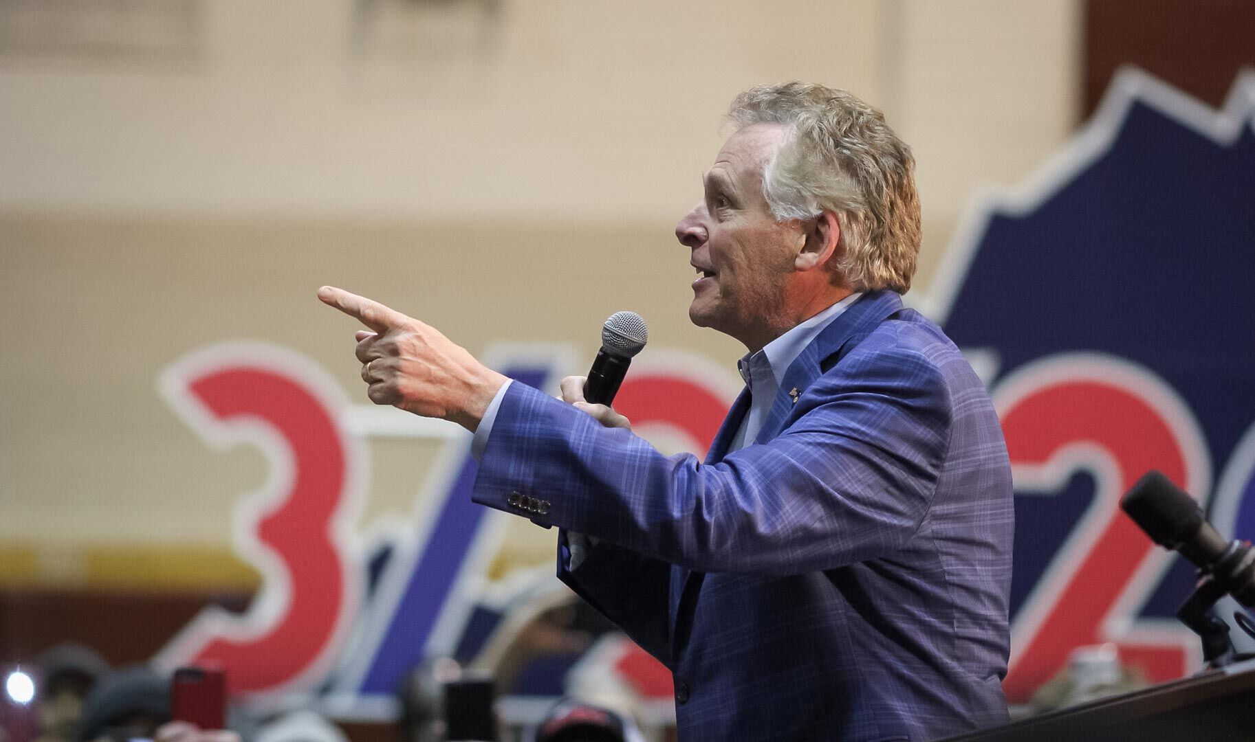 governors_mcauliffe-3-web.jpg